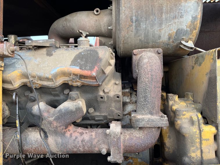 image for item DQ5113 1984 Caterpillar 225  excavator