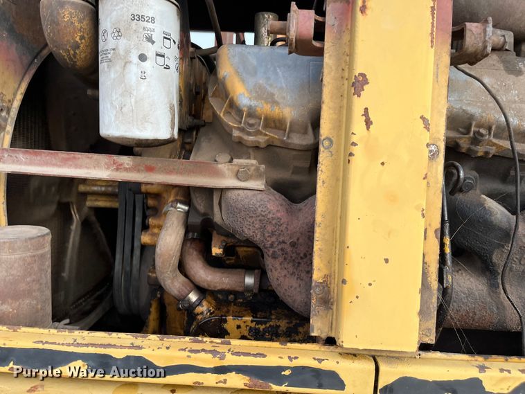 image for item DQ5113 1984 Caterpillar 225  excavator