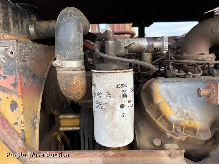 image for item DQ5113 1984 Caterpillar 225  excavator