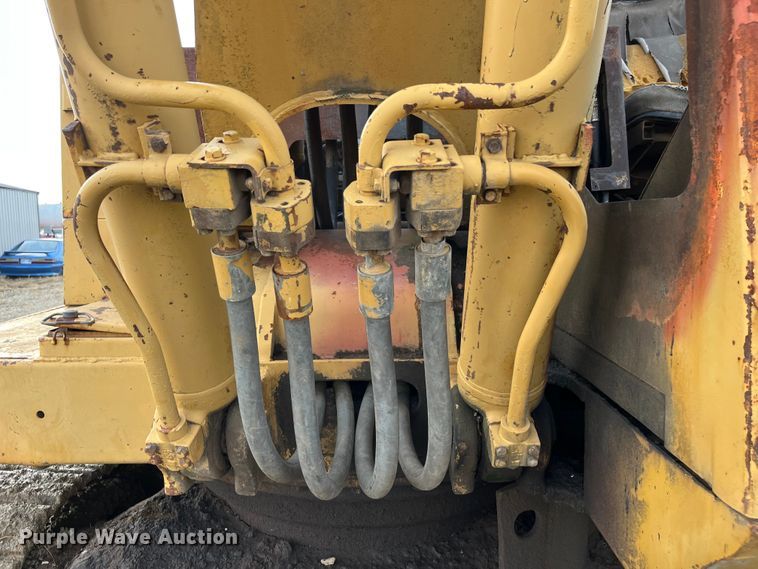 image for item DQ5113 1984 Caterpillar 225  excavator