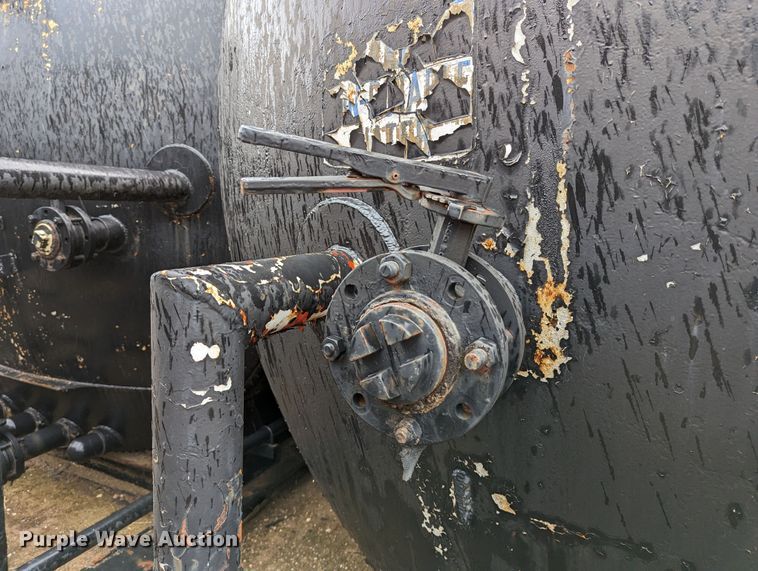 image for item DR6803 Frac tank