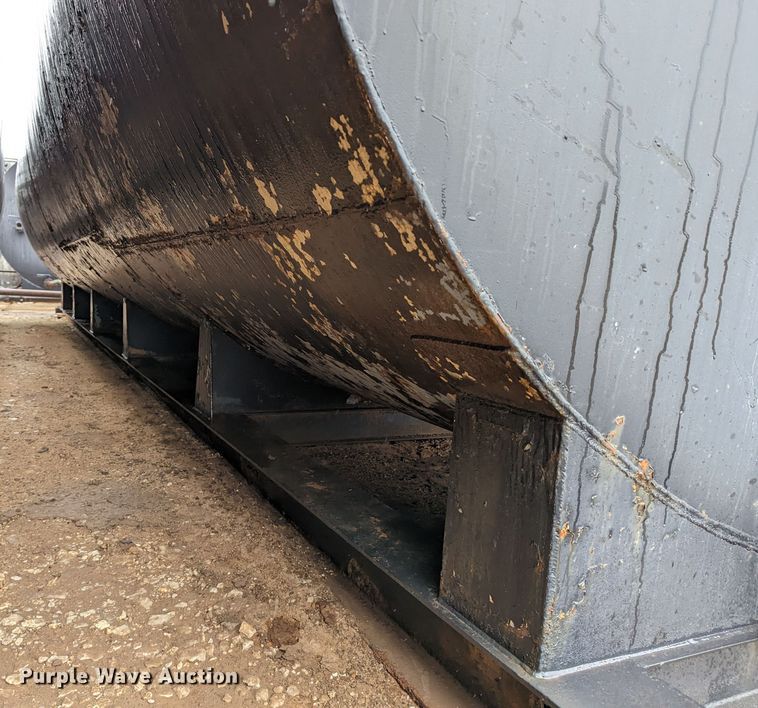 image for item DR6805 Frac tank