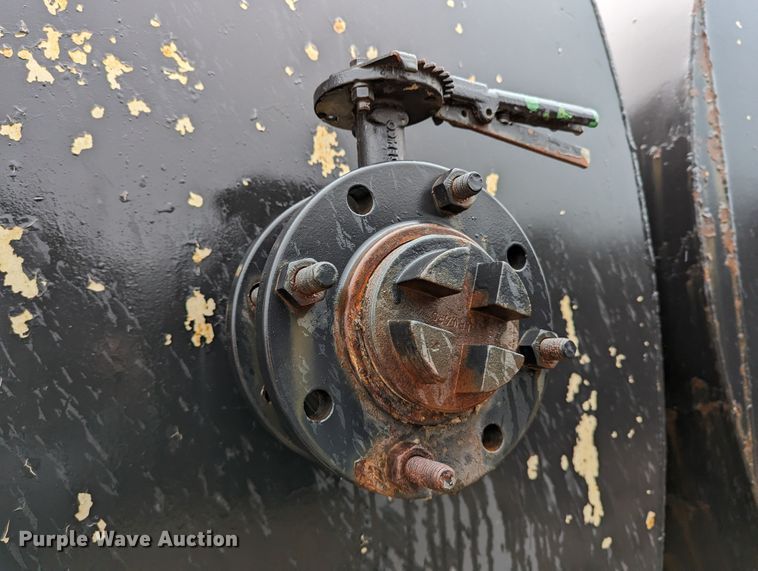 image for item DR6806 Frac tank