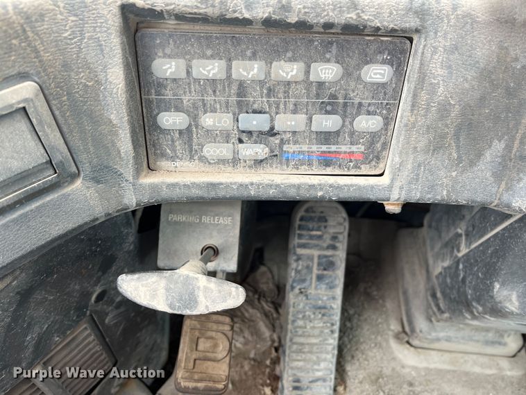 image for item DR7445 2002 Komatsu WA180-3MC  wheel loader