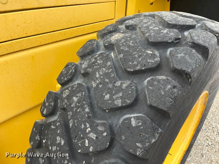 image for item DR7445 2002 Komatsu WA180-3MC  wheel loader