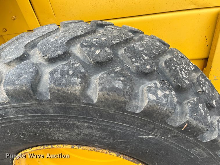 image for item DR7445 2002 Komatsu WA180-3MC  wheel loader