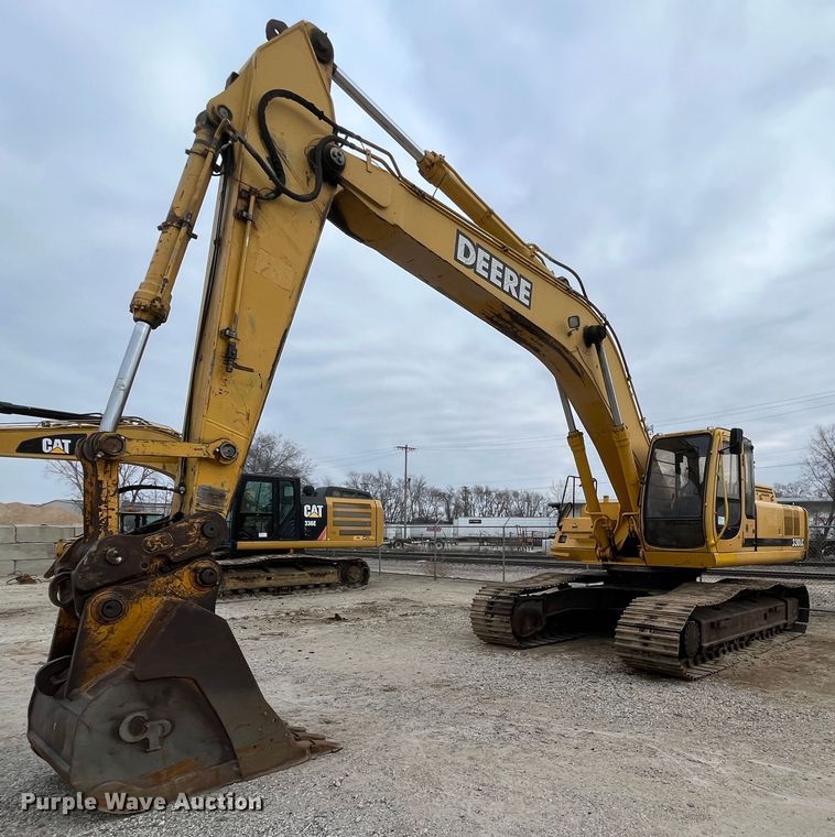 image for item DR7446 2000 John Deere 330LC  excavator