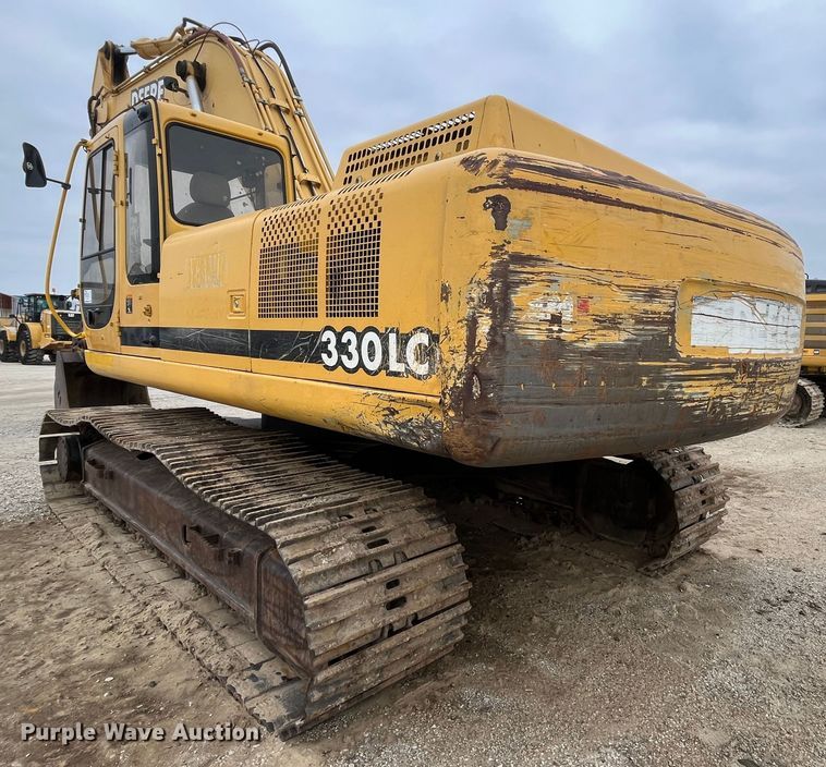 image for item DR7446 2000 John Deere 330LC  excavator