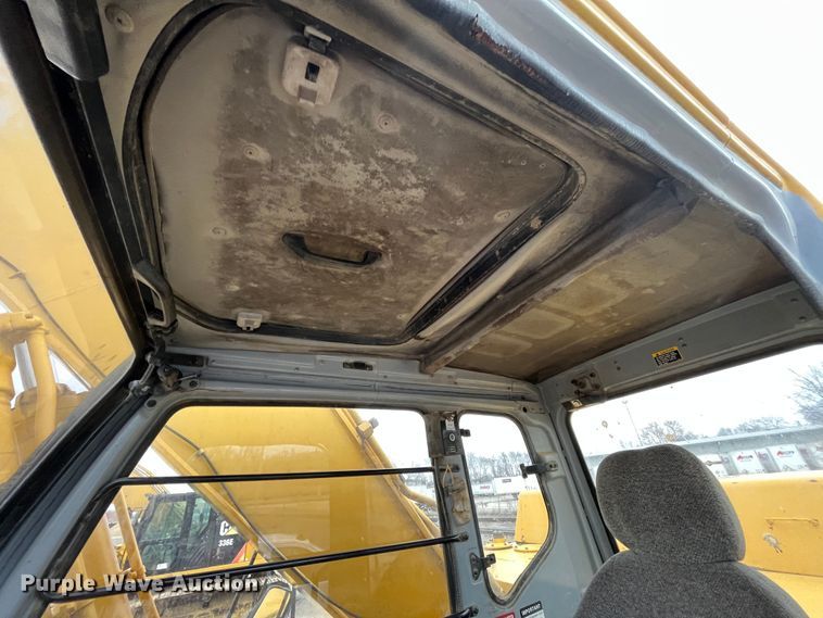 image for item DR7446 2000 John Deere 330LC  excavator