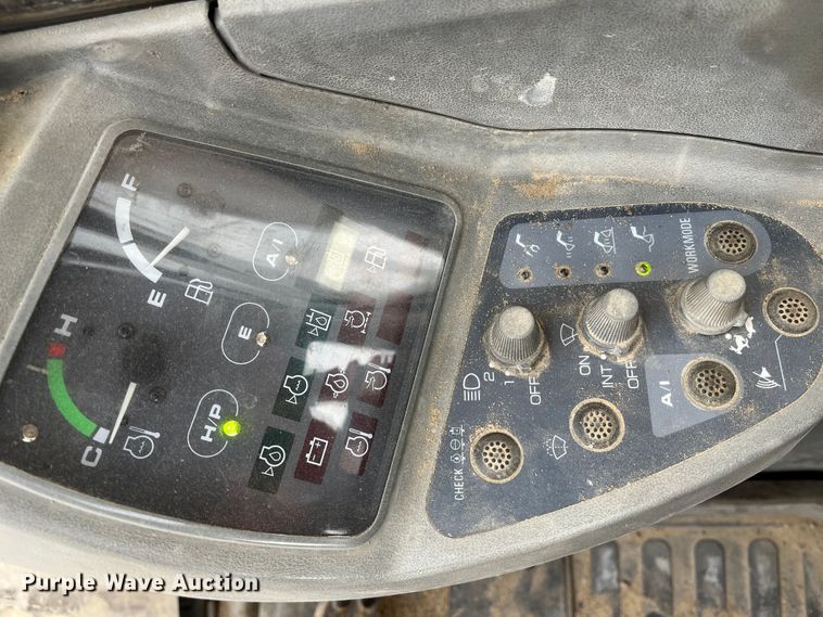 image for item DR7446 2000 John Deere 330LC  excavator