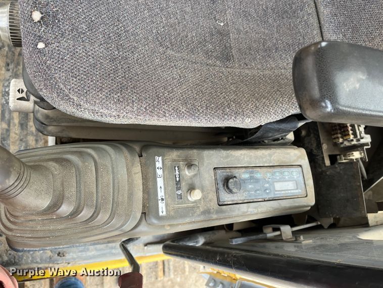 image for item DR7446 2000 John Deere 330LC  excavator