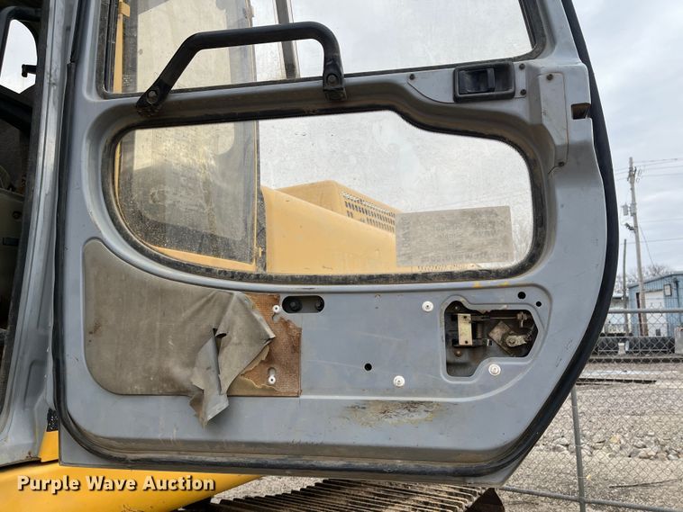 image for item DR7446 2000 John Deere 330LC  excavator