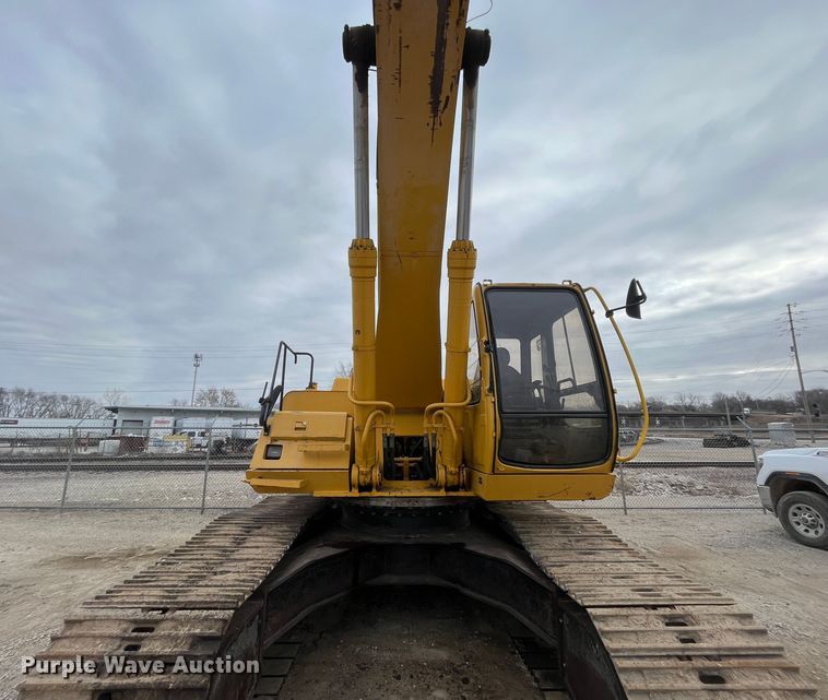 image for item DR7446 2000 John Deere 330LC  excavator