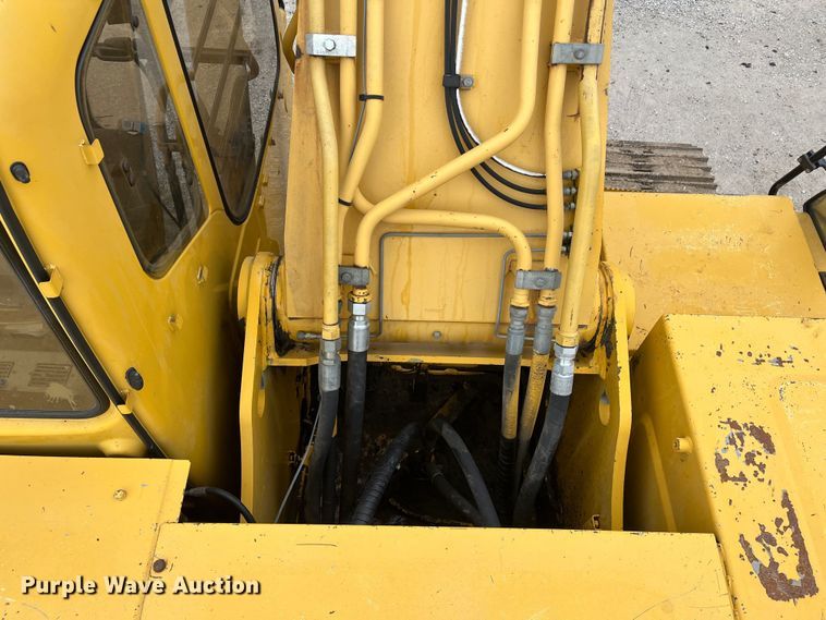 image for item DR7446 2000 John Deere 330LC  excavator