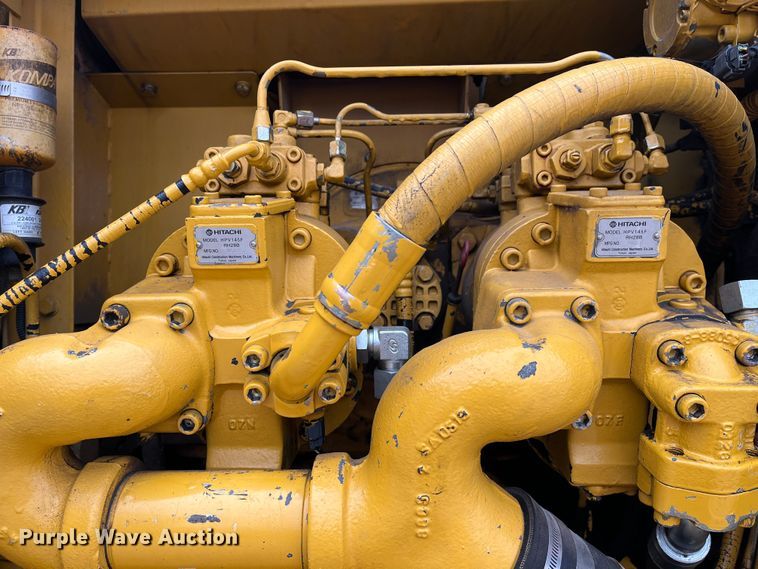 image for item DR7446 2000 John Deere 330LC  excavator