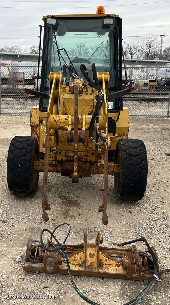 image for item DR7447 2006 Caterpillar 904B  wheel loader