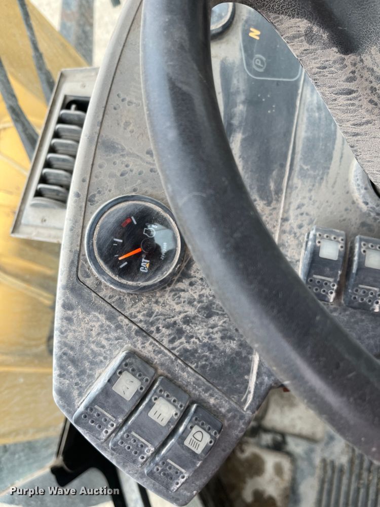 image for item DR7447 2006 Caterpillar 904B  wheel loader