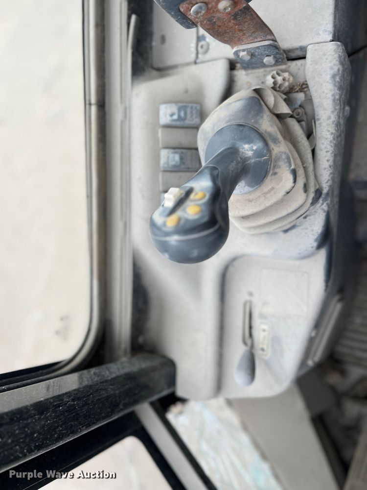 image for item DR7447 2006 Caterpillar 904B  wheel loader