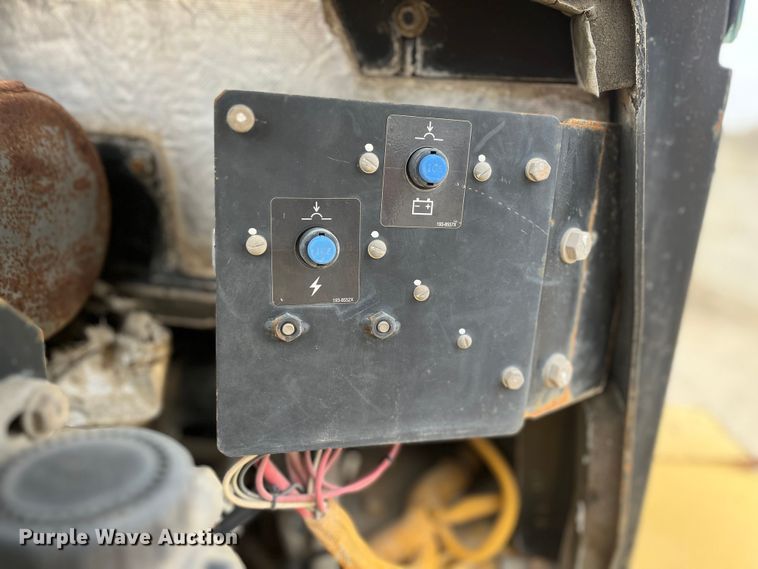 image for item DR7447 2006 Caterpillar 904B  wheel loader