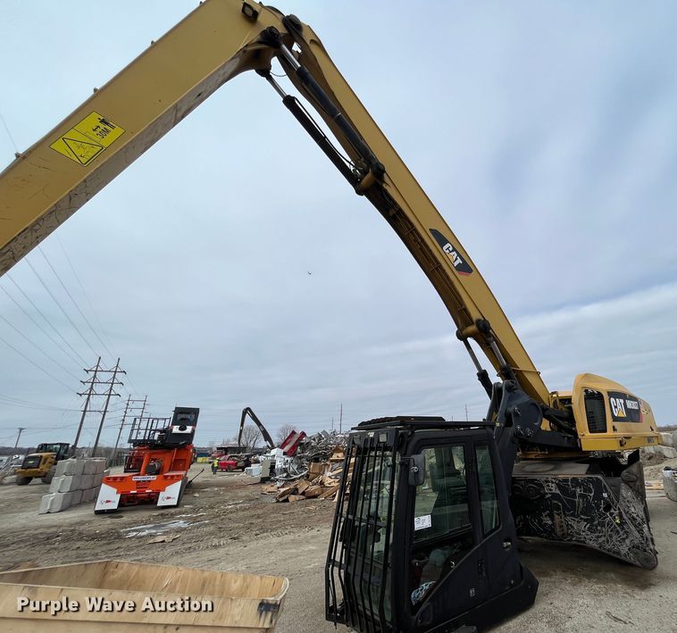 image for item DR7448 2014 Caterpillar MH3037  material handler