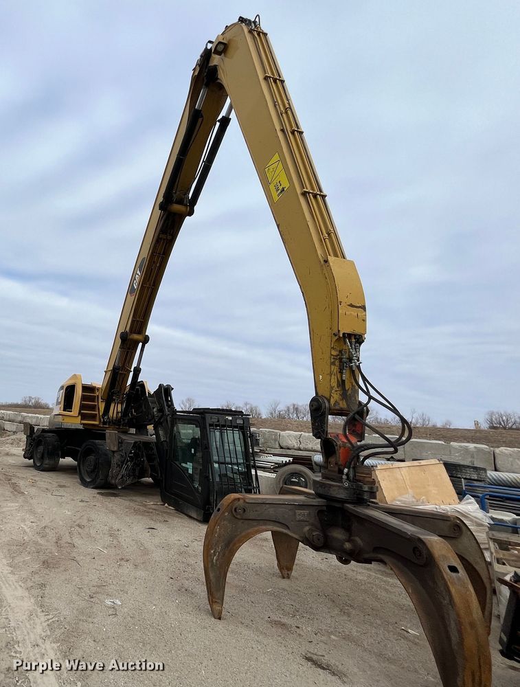 image for item DR7448 2014 Caterpillar MH3037  material handler