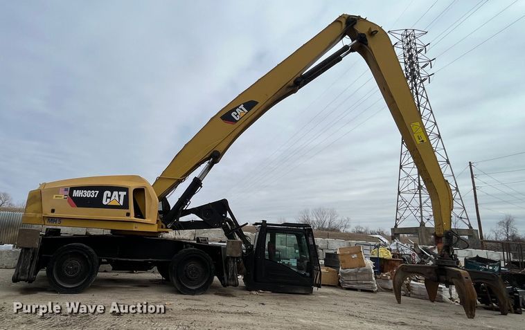 image for item DR7448 2014 Caterpillar MH3037  material handler