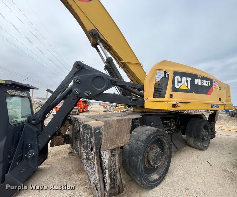 image for item DR7448 2014 Caterpillar MH3037  material handler