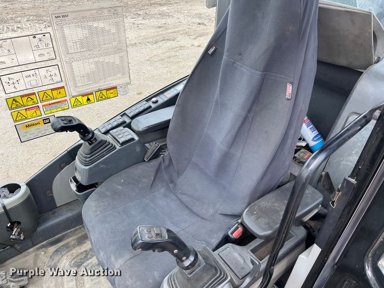 image for item DR7448 2014 Caterpillar MH3037  material handler