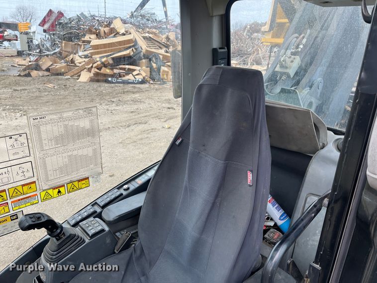 image for item DR7448 2014 Caterpillar MH3037  material handler