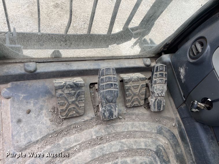 image for item DR7448 2014 Caterpillar MH3037  material handler