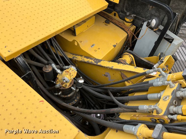 image for item DR7448 2014 Caterpillar MH3037  material handler