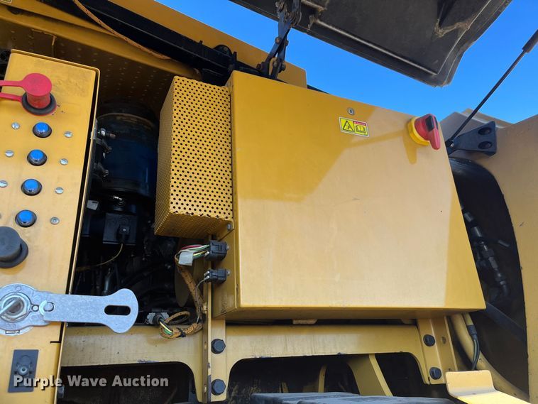 image for item DR7448 2014 Caterpillar MH3037  material handler