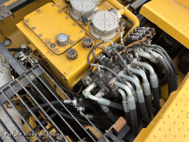 image for item DR7448 2014 Caterpillar MH3037  material handler