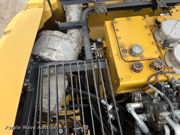 image for item DR7448 2014 Caterpillar MH3037  material handler