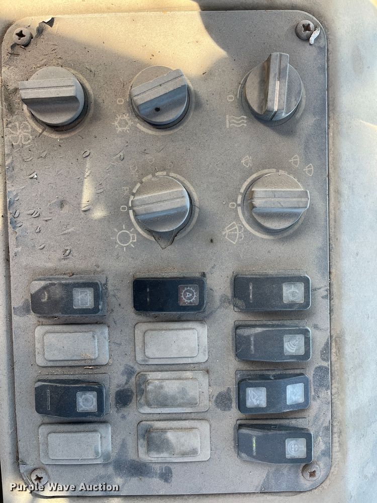 image for item DR7454 2005 Case 621D  wheel loader