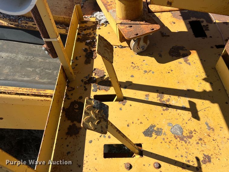 image for item DS2720 Rosco SPRHH  chip spreader