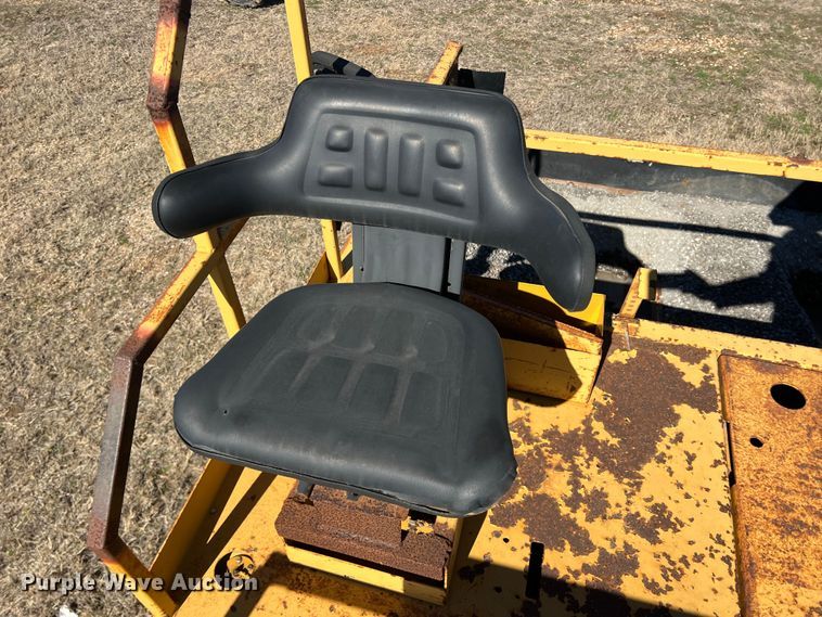 image for item DS2720 Rosco SPRHH  chip spreader