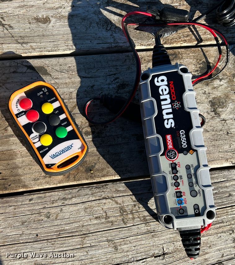 image for item DS2732 Vacuworx CM 3  slab vacuum