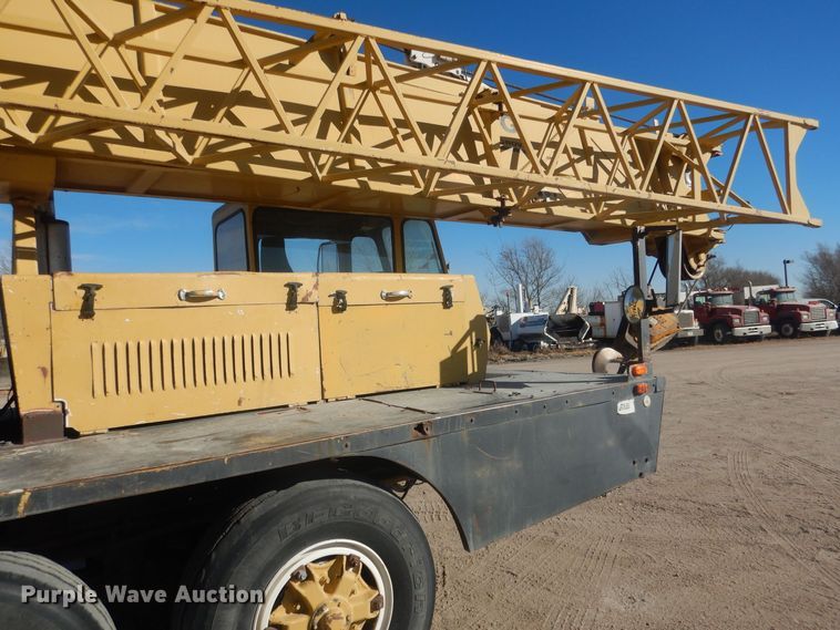 image for item HQ9543 1973 Grove TM375  crane