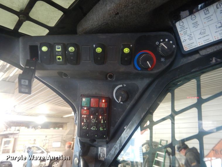 image for item HQ9587 John Deere 333G  tracked skid steer loader