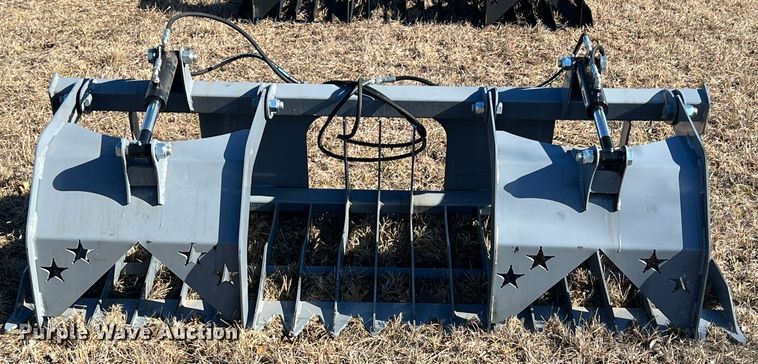 image for item ID9425 Skid steer grapple bucket