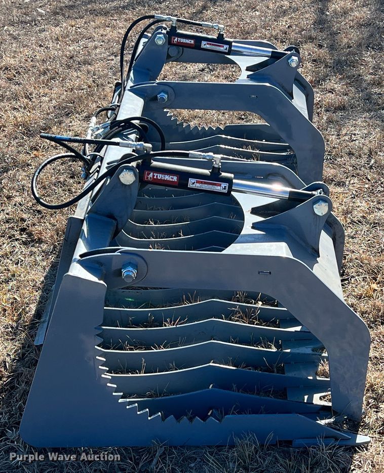 image for item ID9425 Skid steer grapple bucket