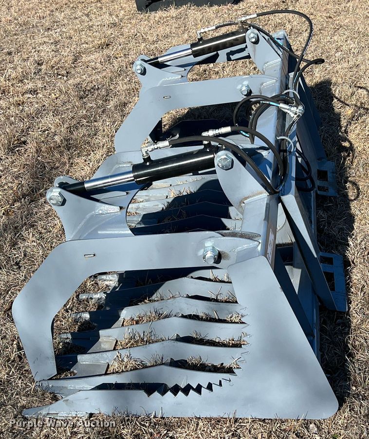 image for item ID9425 Skid steer grapple bucket