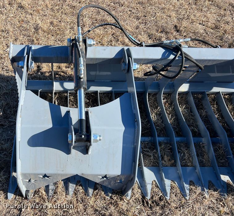 image for item ID9425 Skid steer grapple bucket