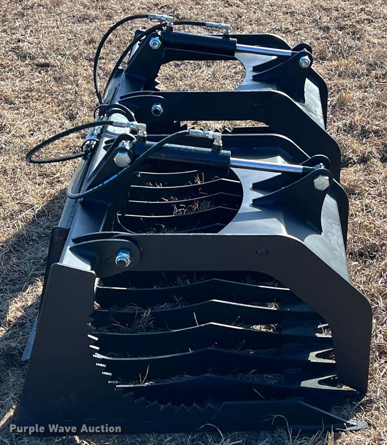 image for item ID9427 Skid steer grapple bucket