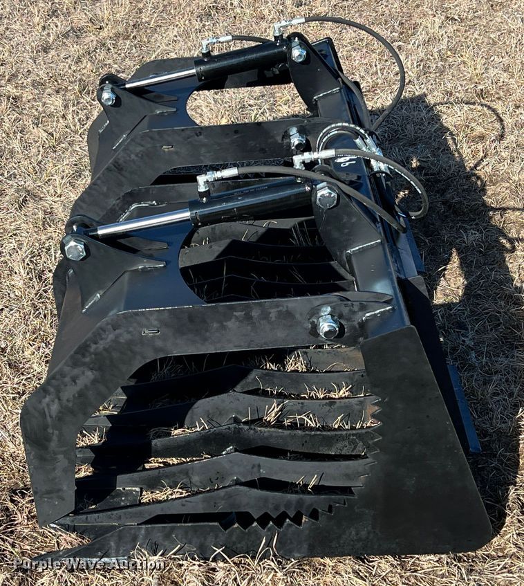 image for item ID9427 Skid steer grapple bucket