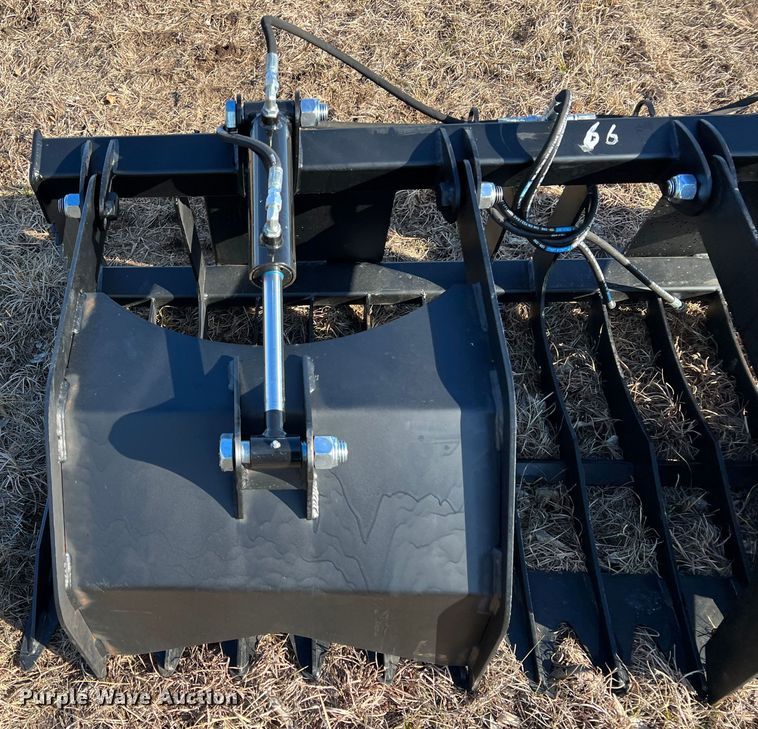 image for item ID9427 Skid steer grapple bucket