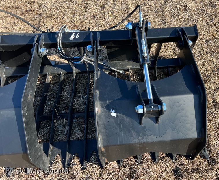 image for item ID9427 Skid steer grapple bucket