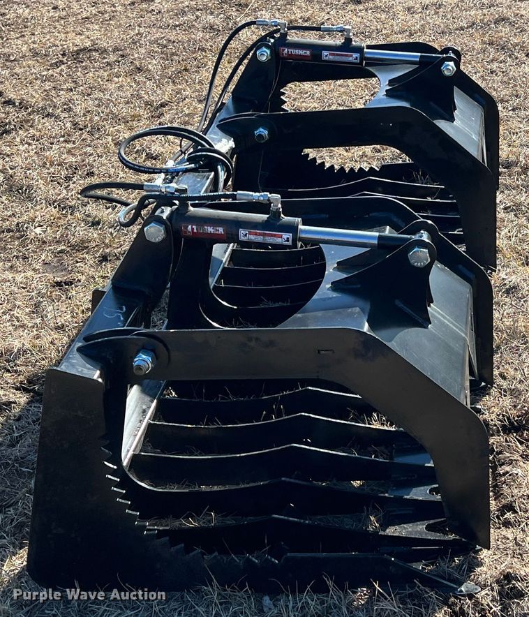 image for item ID9428 Skid steer grapple bucket