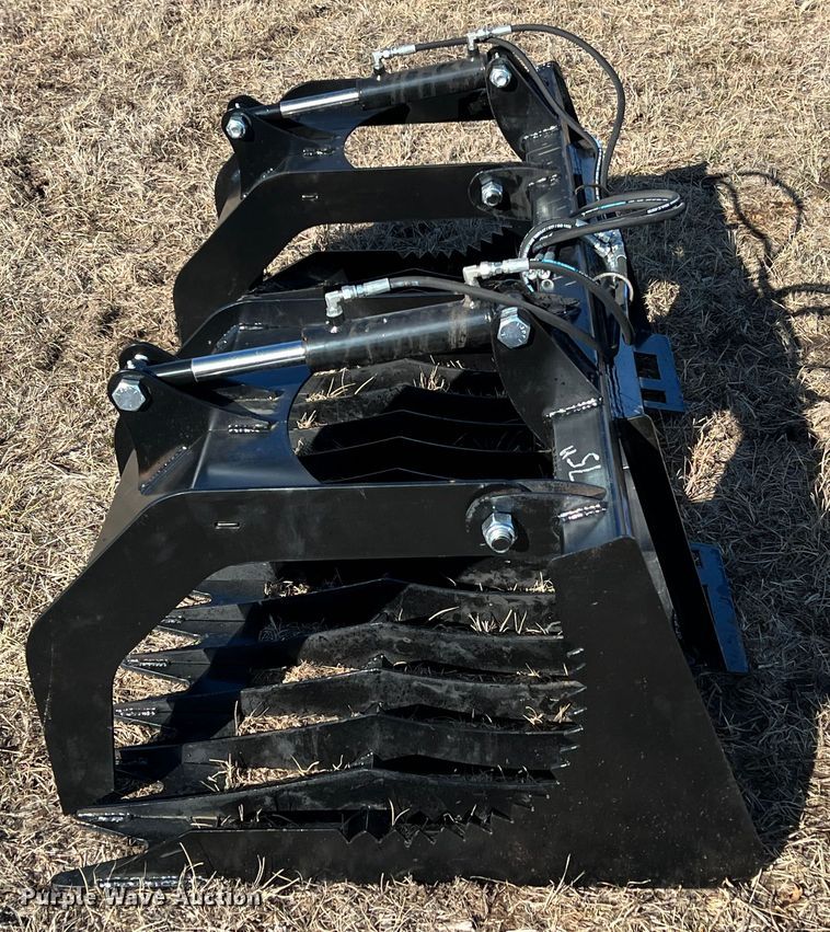 image for item ID9428 Skid steer grapple bucket